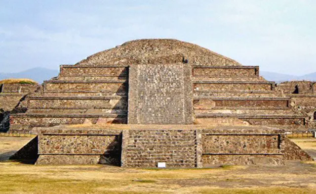 Templo de Quetzalcóatl - serpiente emplumada